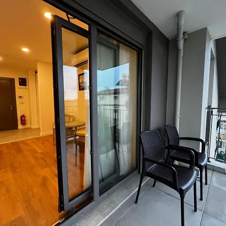 Su Terrace No 3 Сіде