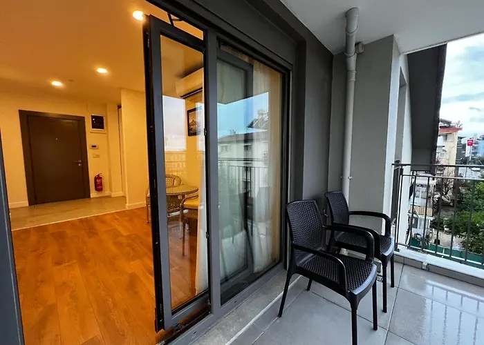 Su Terrace No 3 Side