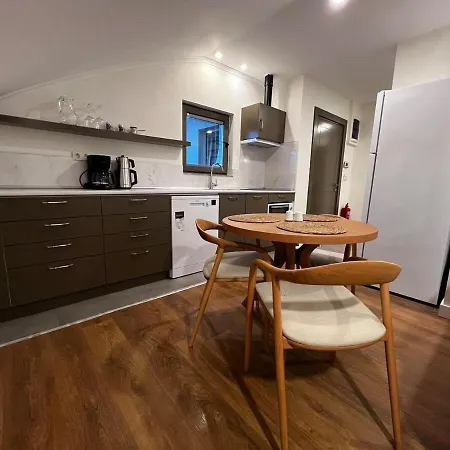 Su Terrace No 3 * Side