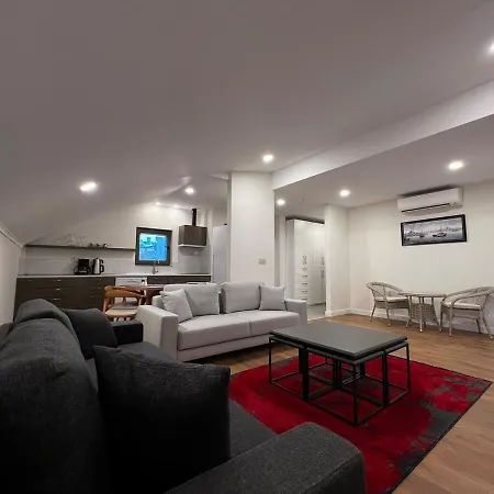 Su Terrace No 3 Side